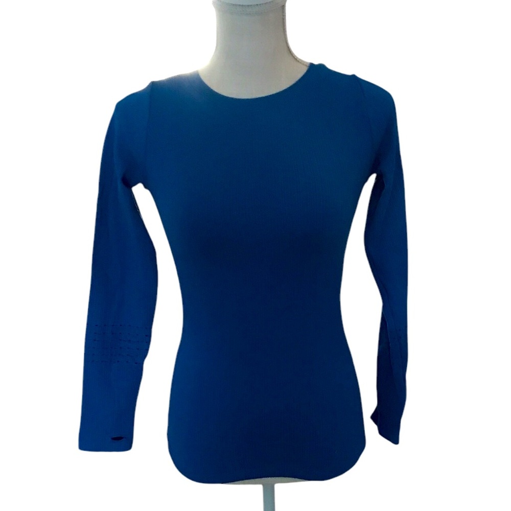 ALO athletic top